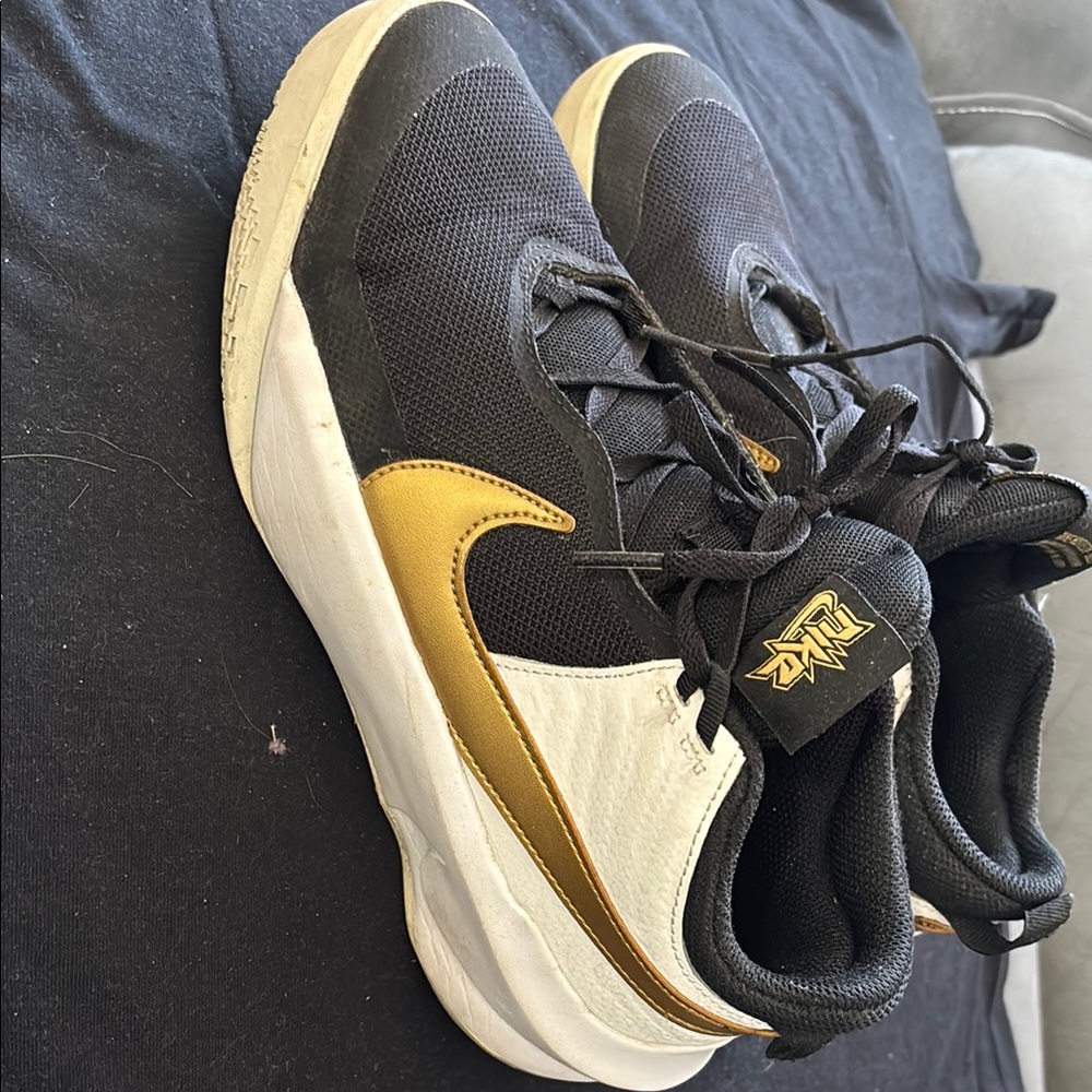 Nike Men's Black and Gold Sneakers